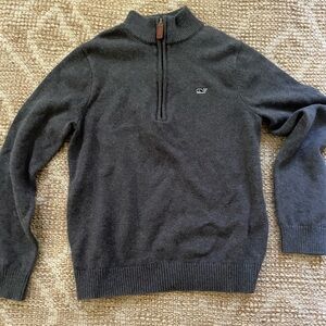 Vineyard Vines boys 1/4 zip. 100% cotton. Excellent condition. Size small 8-10